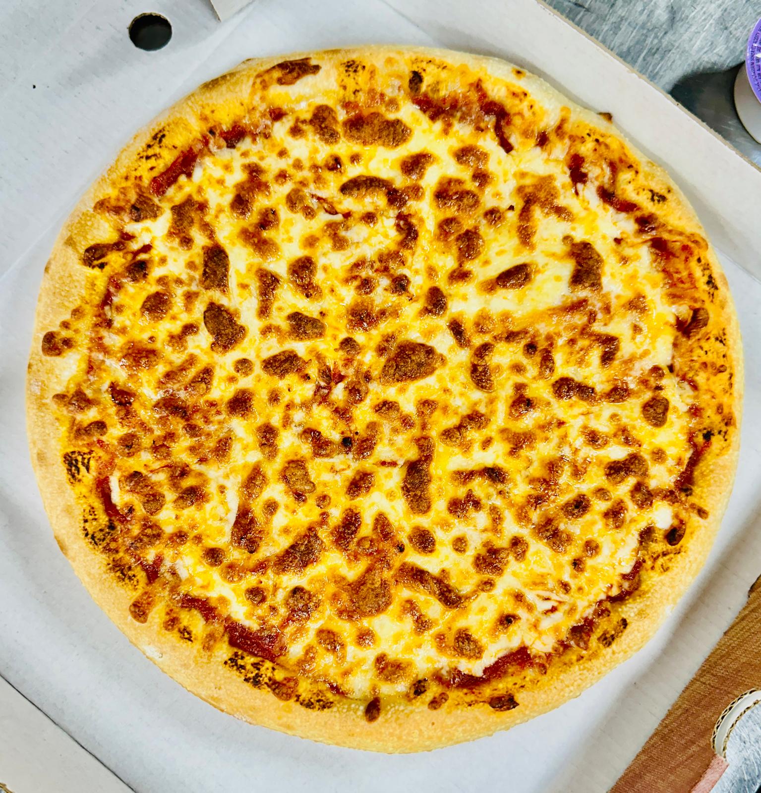 Halal Margherita pizza with mozzarella and tomato sauce - Mi Burger Nottingham