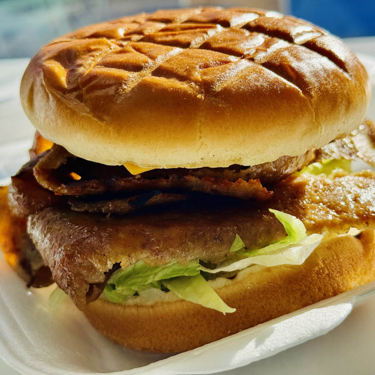 Authentic halal doner burger in Nottingham. Premium doner meat, fresh veggies. Delivery & takeaway available. Order online from Mi Burger today!